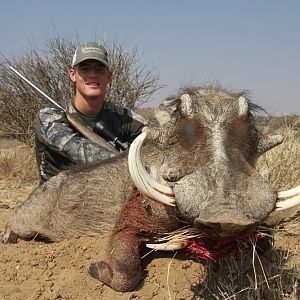 Hunt Warthog in Namibia