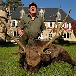 Hunt Red Deer in France