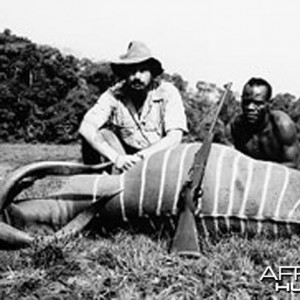 Jorge Alves de Lima, Professional Hunter, with Bongo