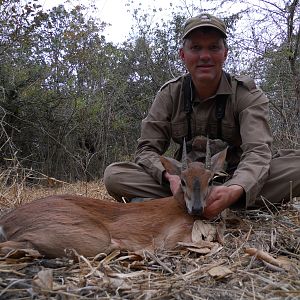 Suni Hunt in ZImbabwe