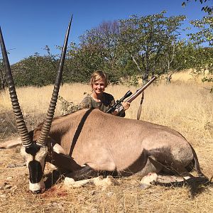 Nice Gemsbok bull with 8.5" bases