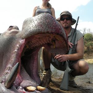 Zimbabwe Hunting Hippo