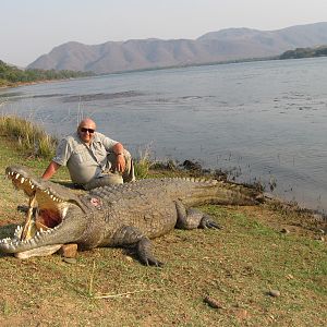 Zimbabwe Hunt Crocodile