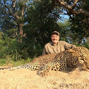 Zimbabwe Hunt Leopard