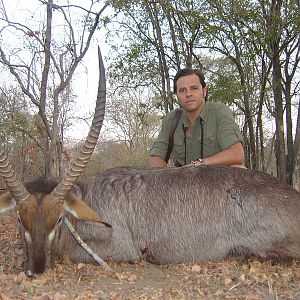 Hunt Waterbuck in Zimbabwe