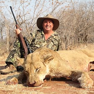 Lioness Hunt in Zimbabwe