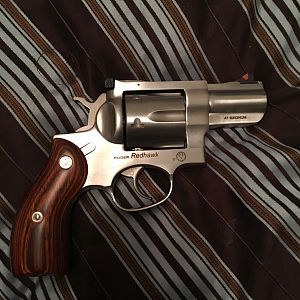 2-1/2” Ruger Redhawk in 41 Mag Hand Gun