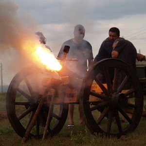 Shooting a front loading black powder canon with self made black powder