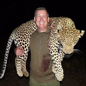 Zimbabwe Hunt Leopard