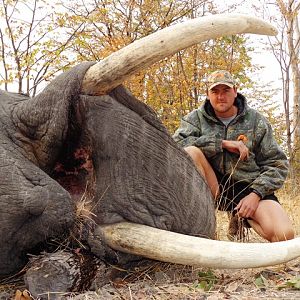 Hunt Elephant in Namibia