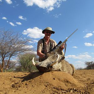 Hunt Warthog in Namibia