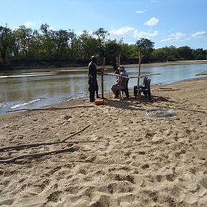 Building a blind for Crocodile Hunt Zimbabwe