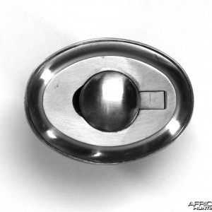 Steel pistol grip cap with built-in rÃ©servoir