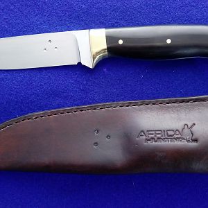 Safari Knife with Brass and Buffalo Horn