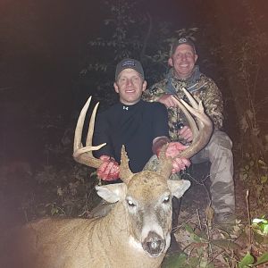 Hunt White-tailed Deer in Missouri USA