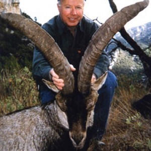 Dan L. Duncan (1933-2010), Big Game Hunter