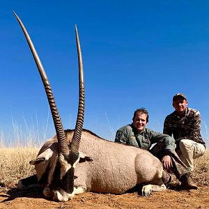 Hunt 43 1/2” Inch Gemsbok in South Africa