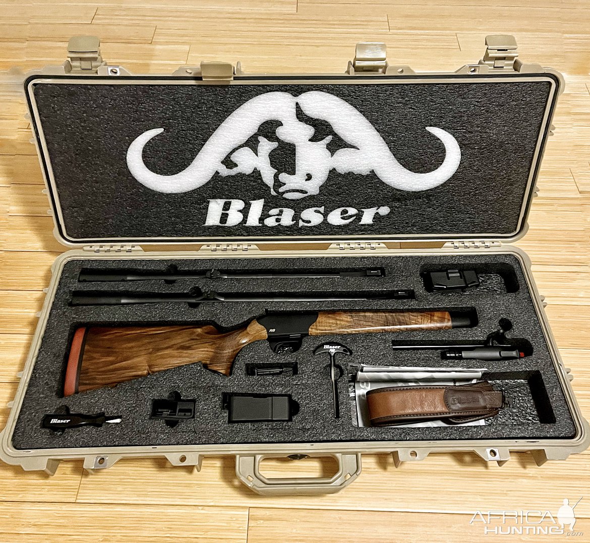 Blaser R8 Kilombero Rifle & 2 Safari Selous Barrels