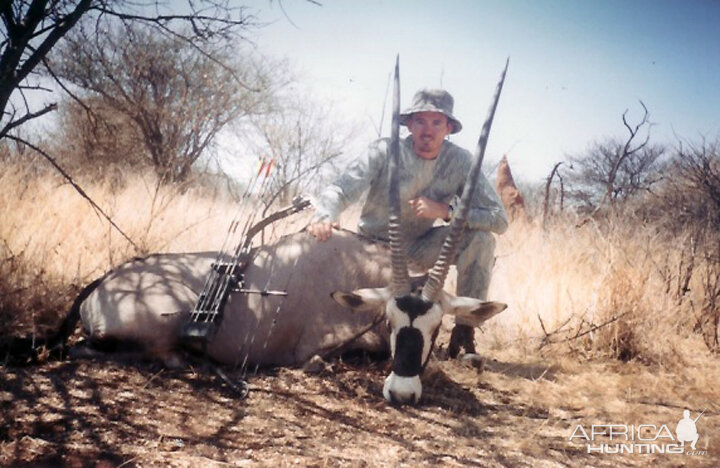 Bowhunting Gemsbok in Namibia