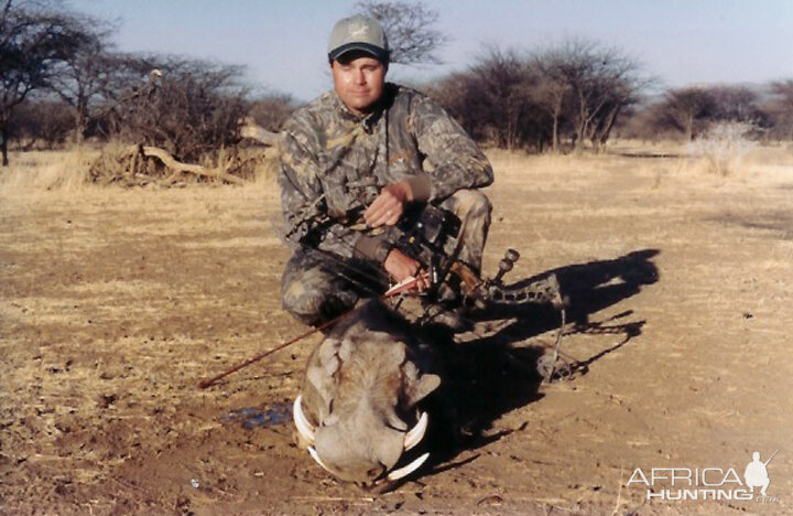 Bowhunting Warthog in Namibia