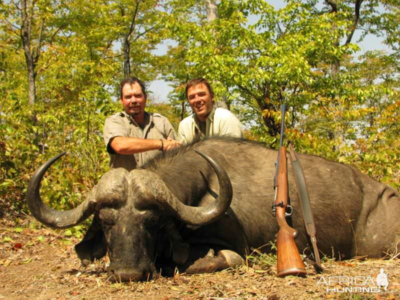 Buffalo Hunt Zimbabwe