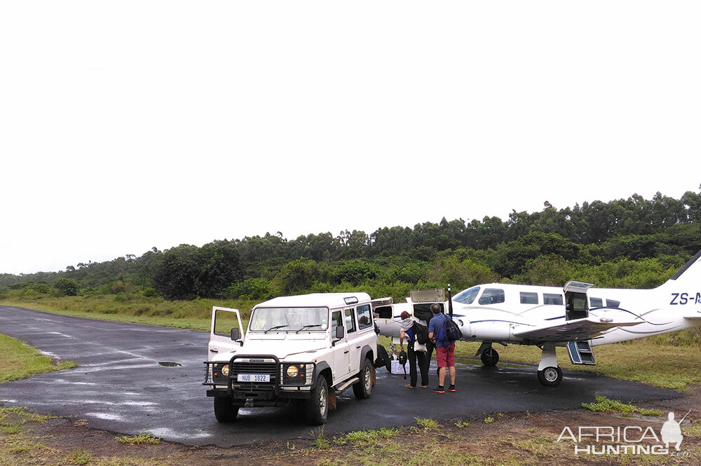 Collecting hunters from Air Charter