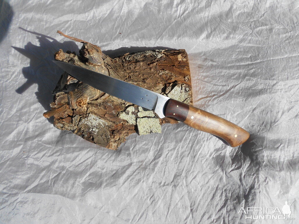 Companion Knife in Walnut & Jarah