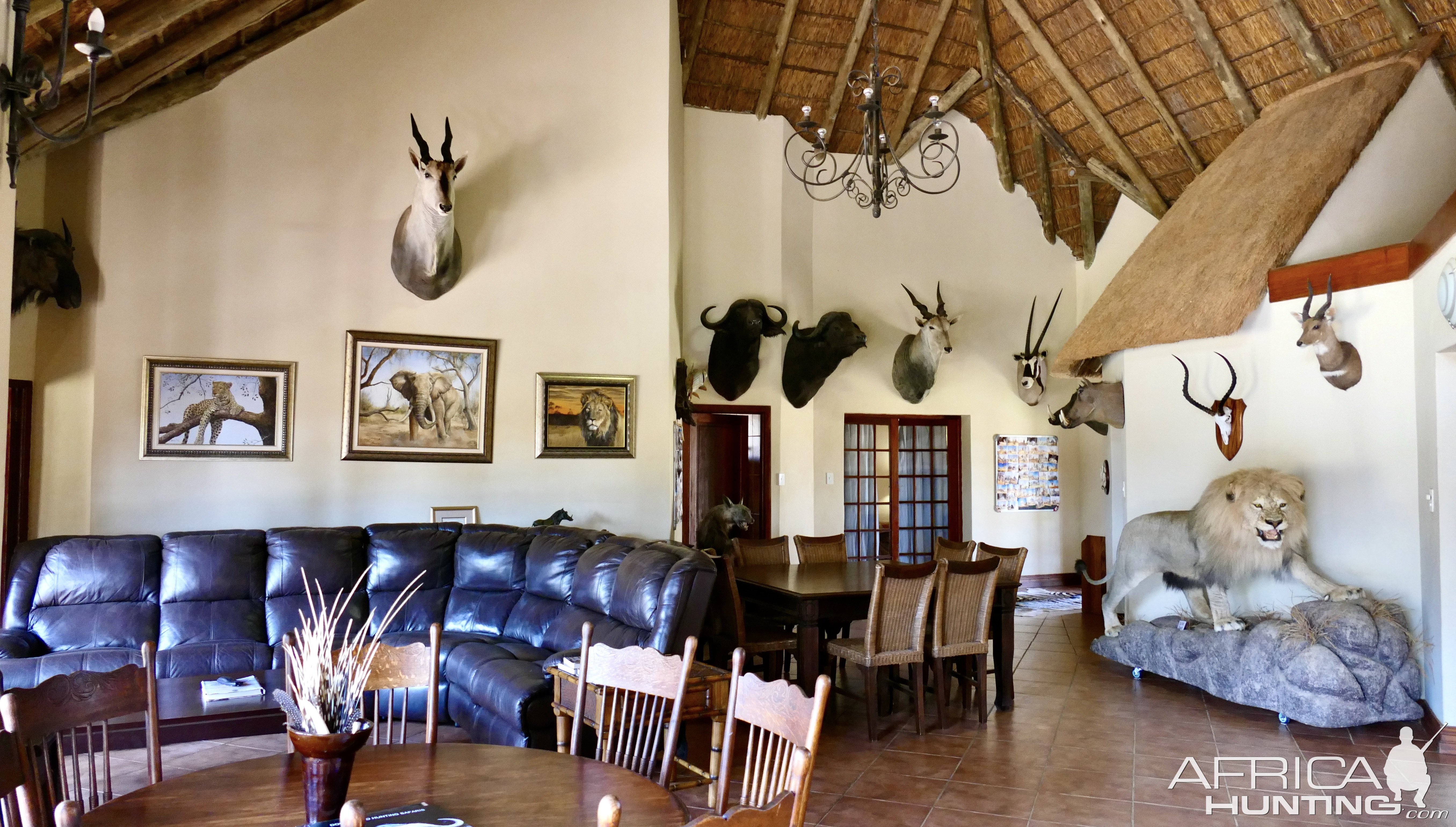 Doornrand Safaris lodge interior