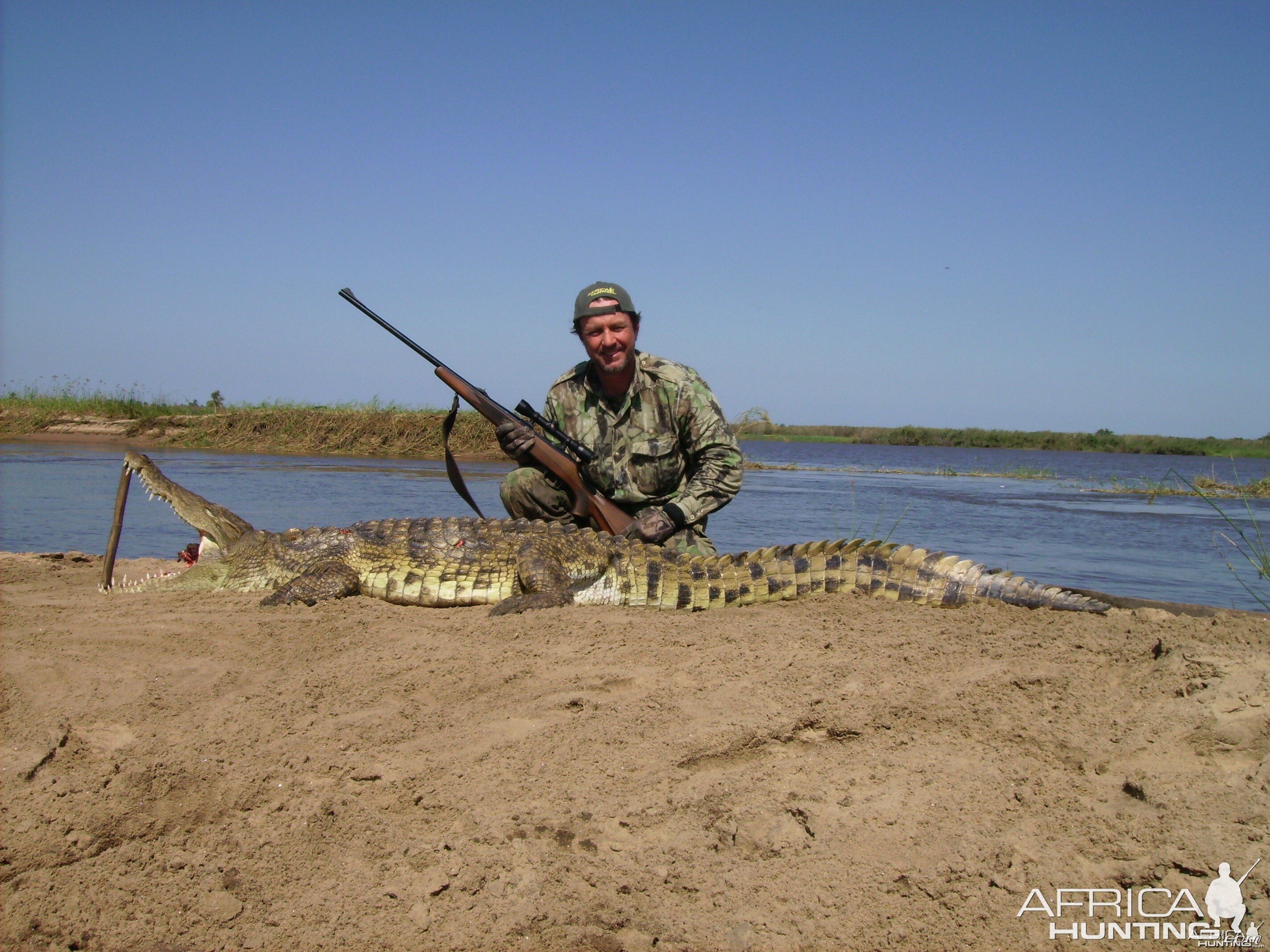 frank berbuir with mozambique croc 2011