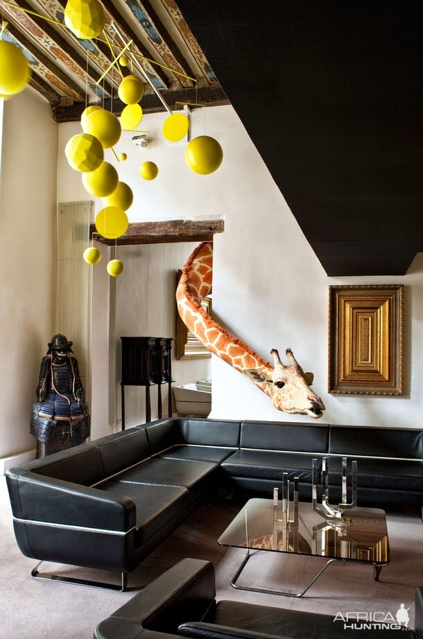 Giraffe wall mount