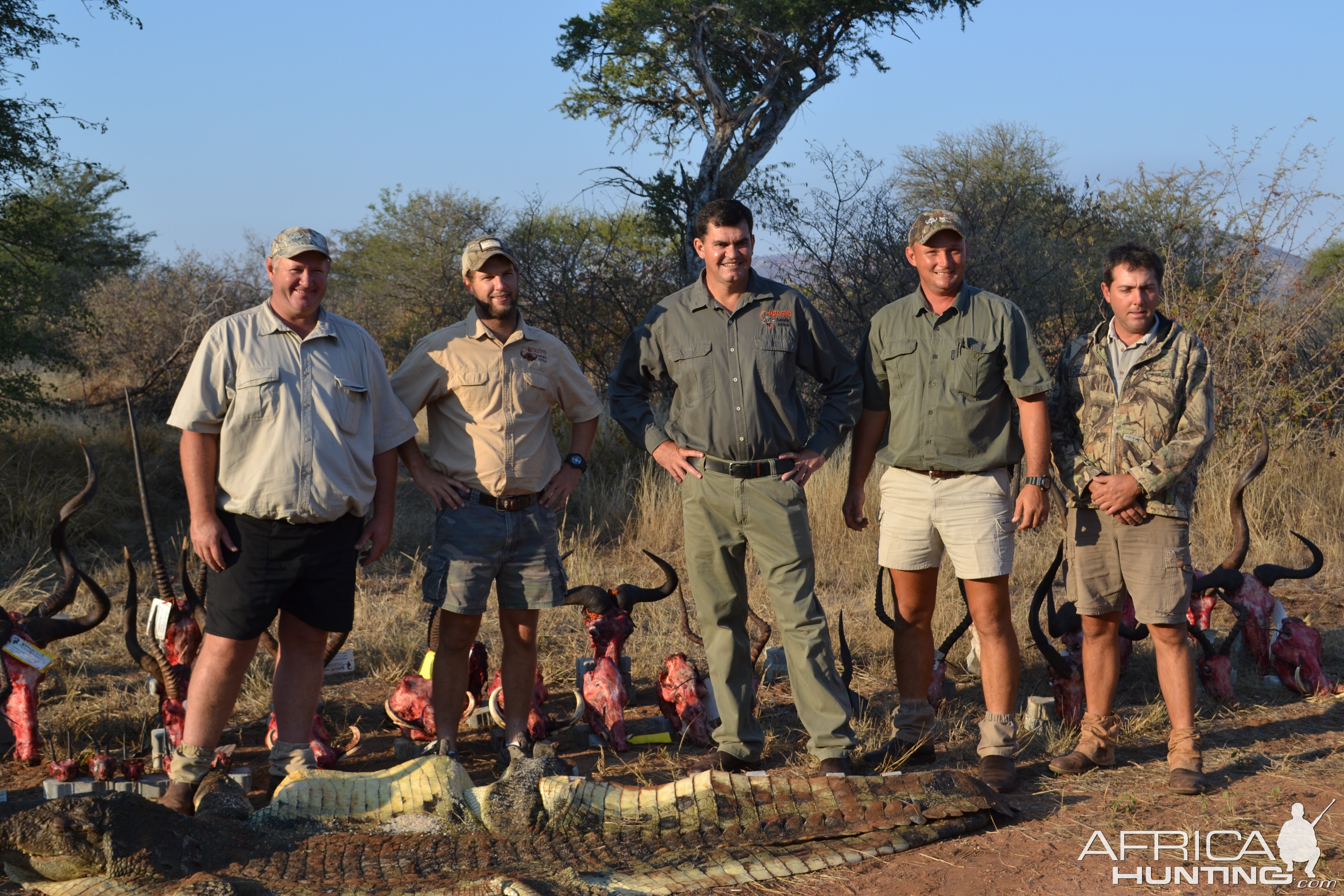 Group picture of the Outfitter and PH's