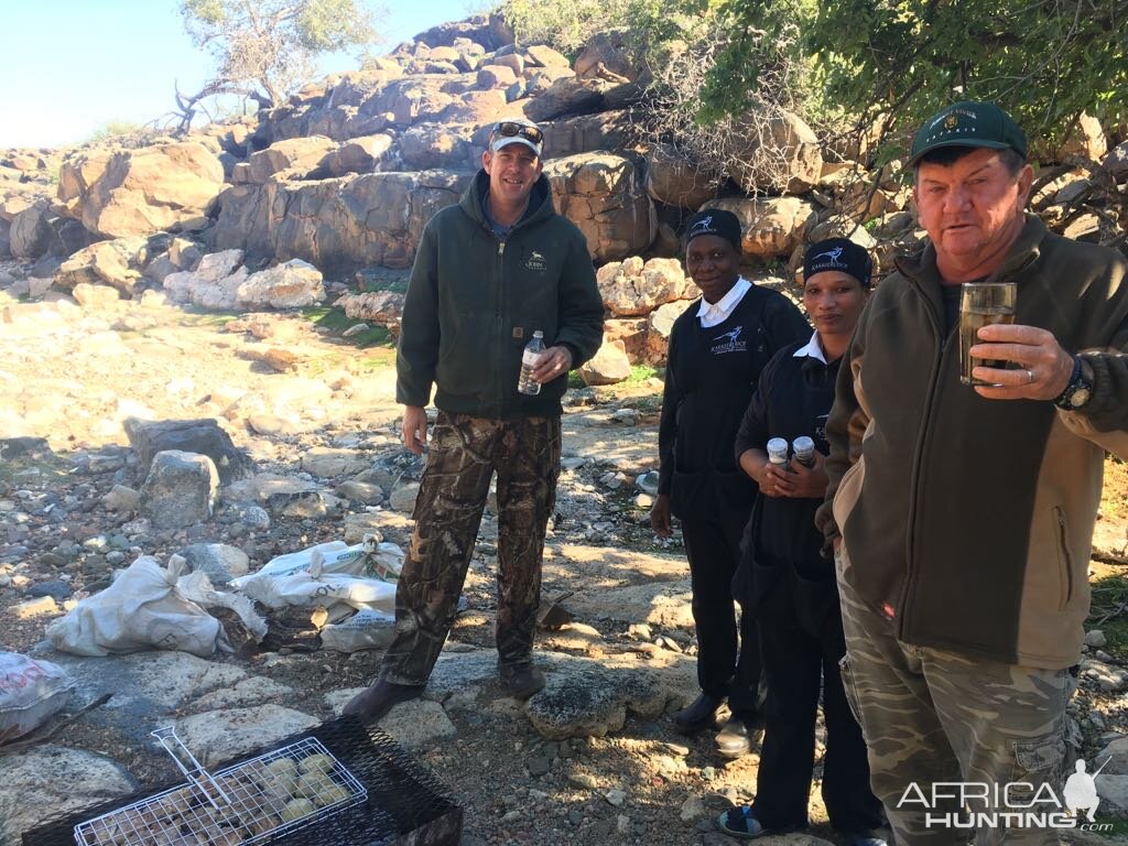 Having lunch during the hunt