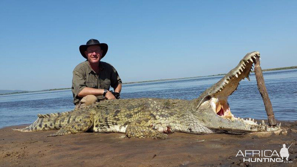 Hunt Crocodile in Mozambique