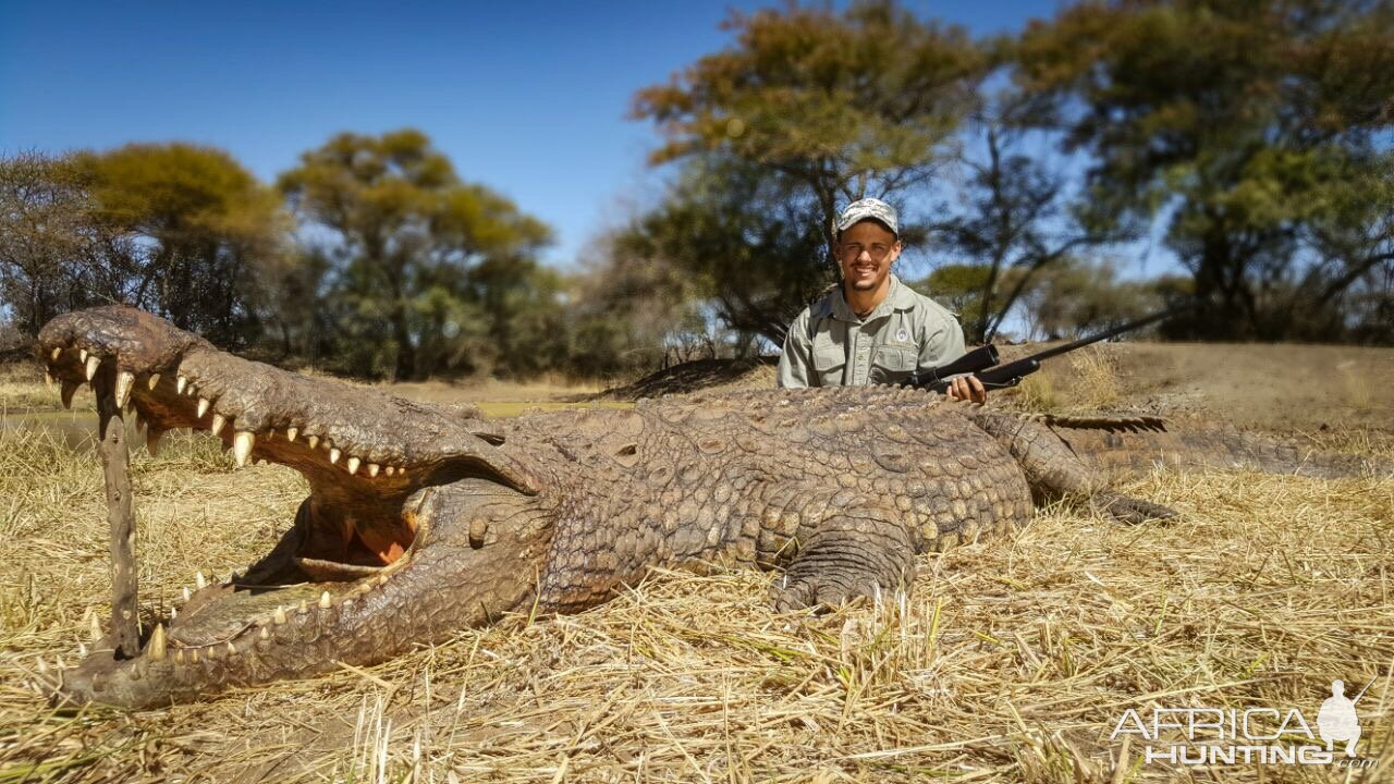 Hunt Crocodile in South Africa