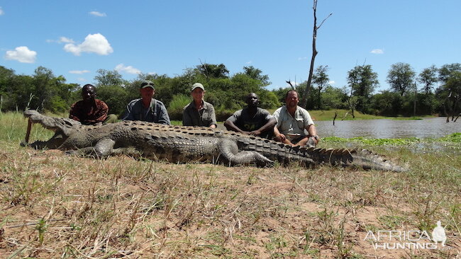 Hunt Crocodile in Zimbabe