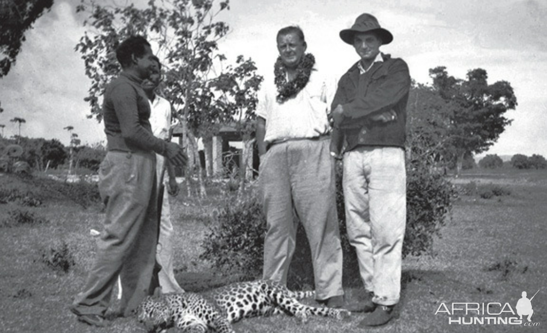 Hunt Leopard in India