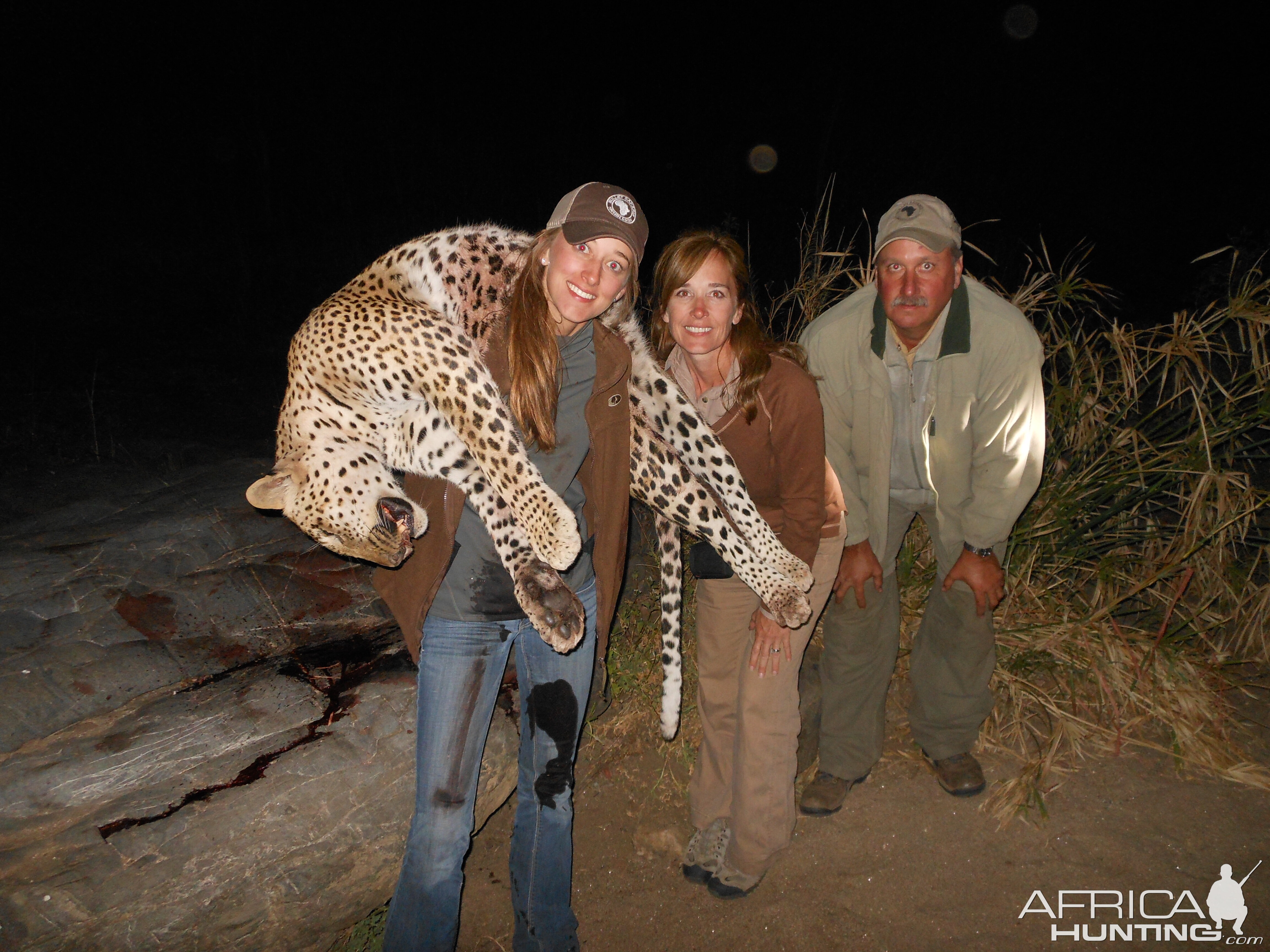 Hunt Leopard Tanzania