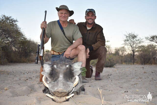 Hunt Warthog in Botswana