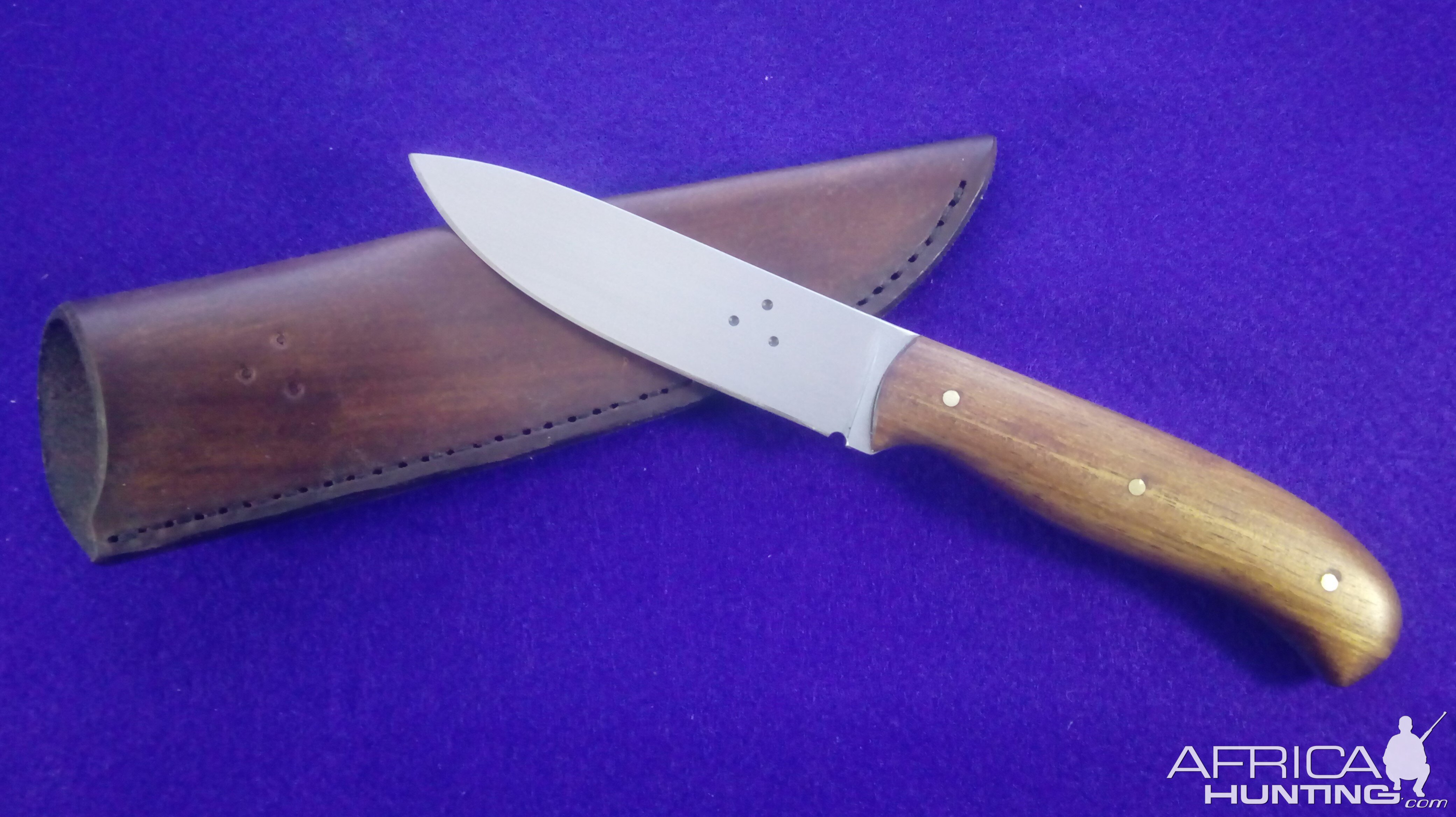 Hunter Skinner Knife with Accacia