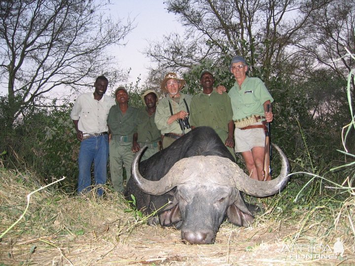 Hunting Buffalo with Pelandaba Safaris in Zimbabwe