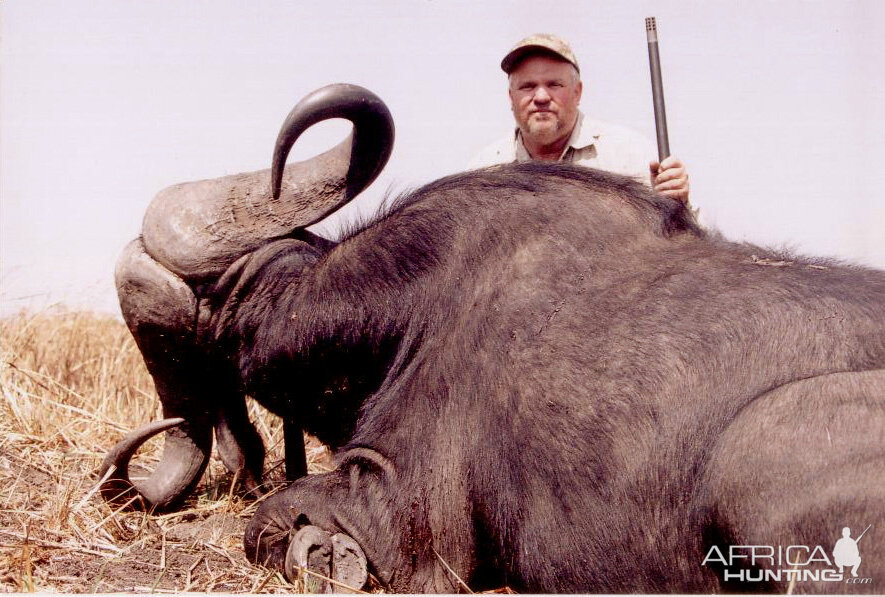 Hunting Buffalo with Wintershoek Johnny Vivier Safaris in SA