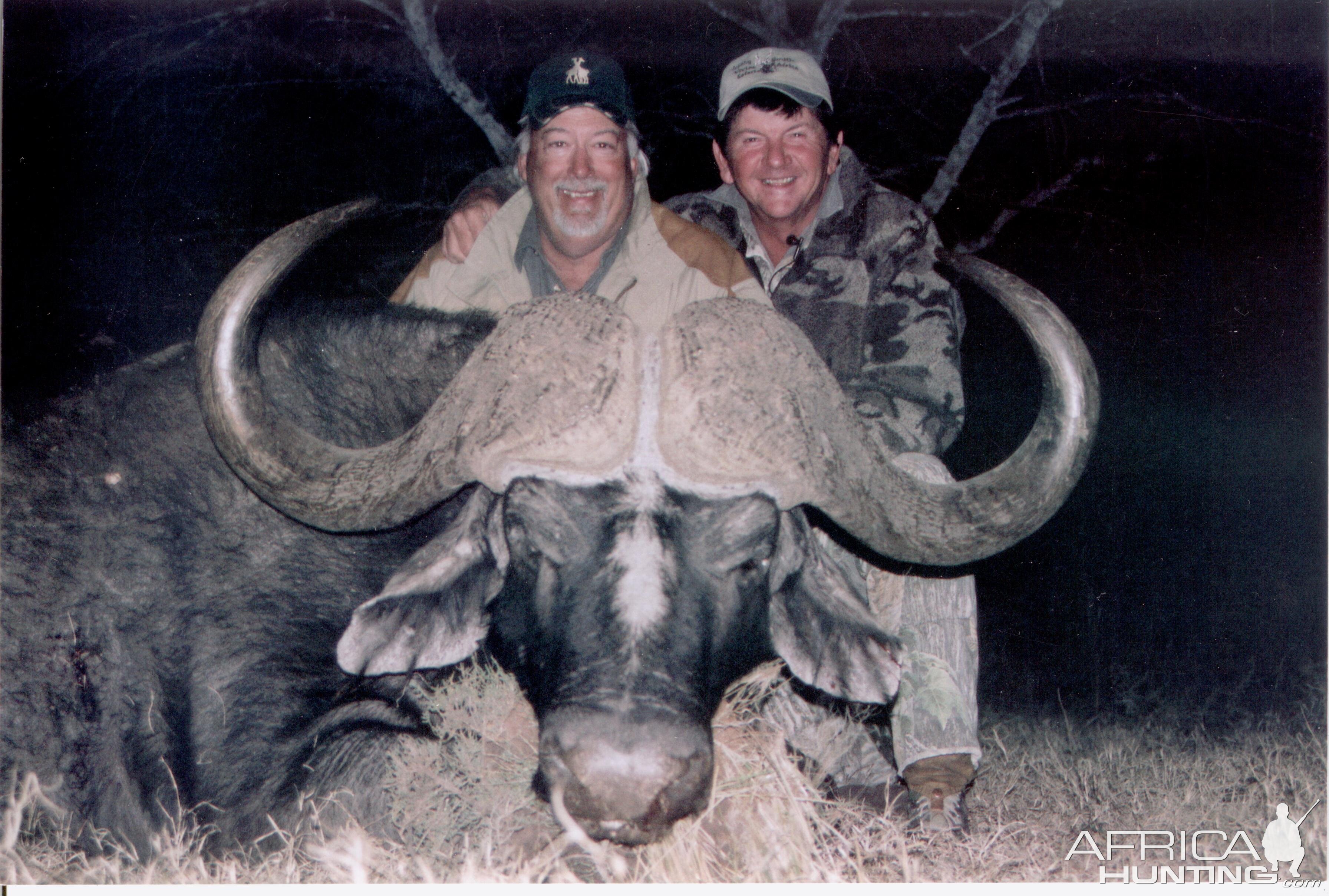 Hunting Buffalo with Wintershoek Johnny Vivier Safaris in SA