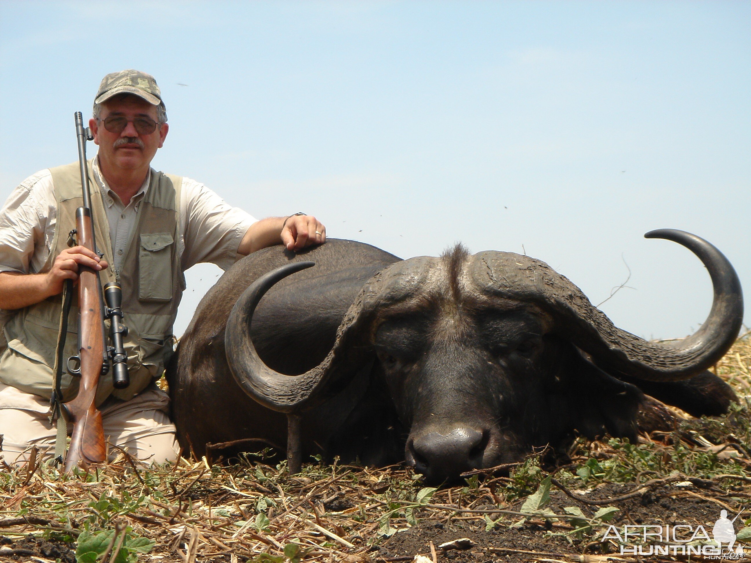 Hunting Buffalo with Wintershoek Johnny Vivier Safaris in SA