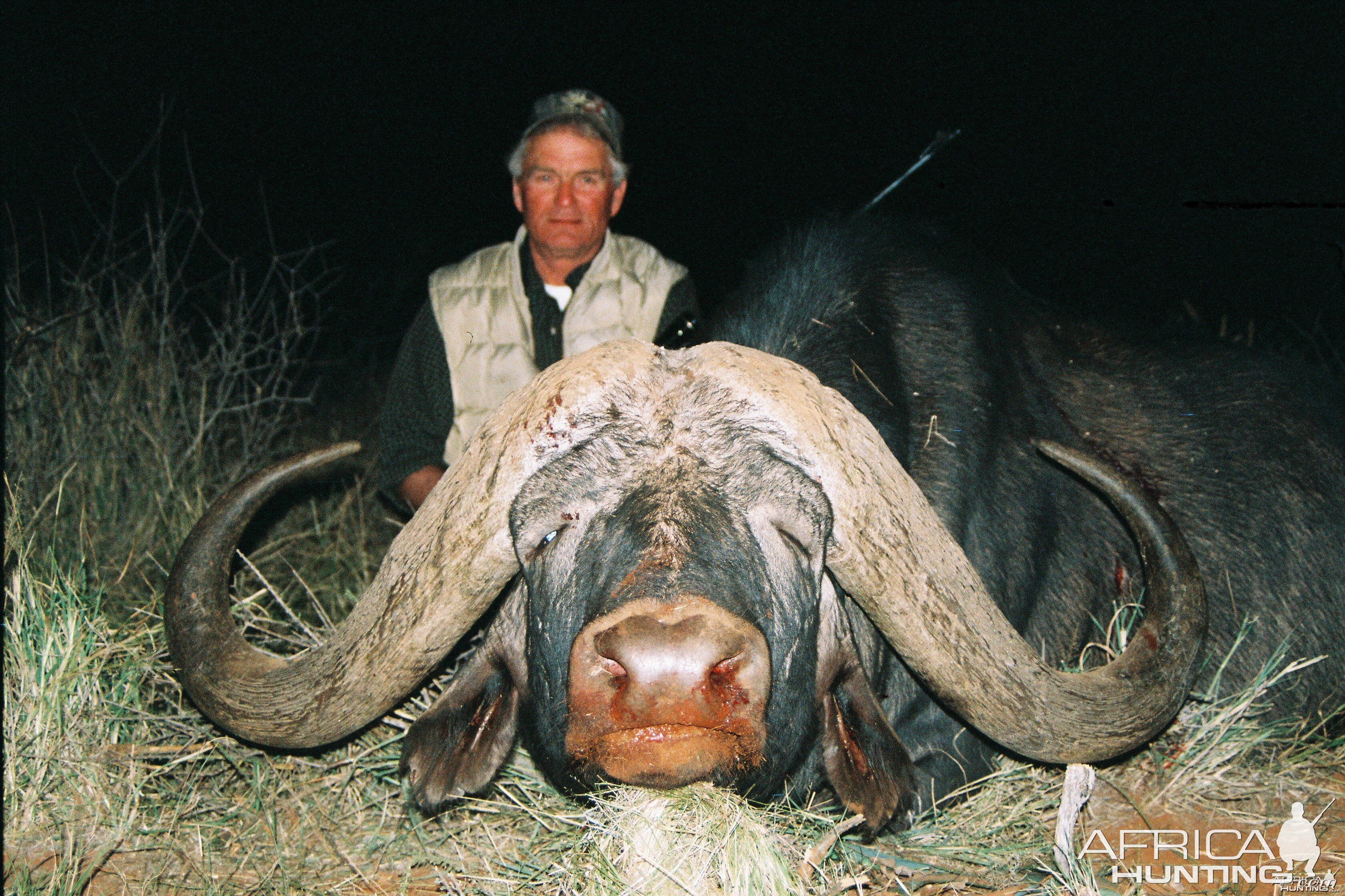 Hunting Buffalo with Wintershoek Johnny Vivier Safaris in SA