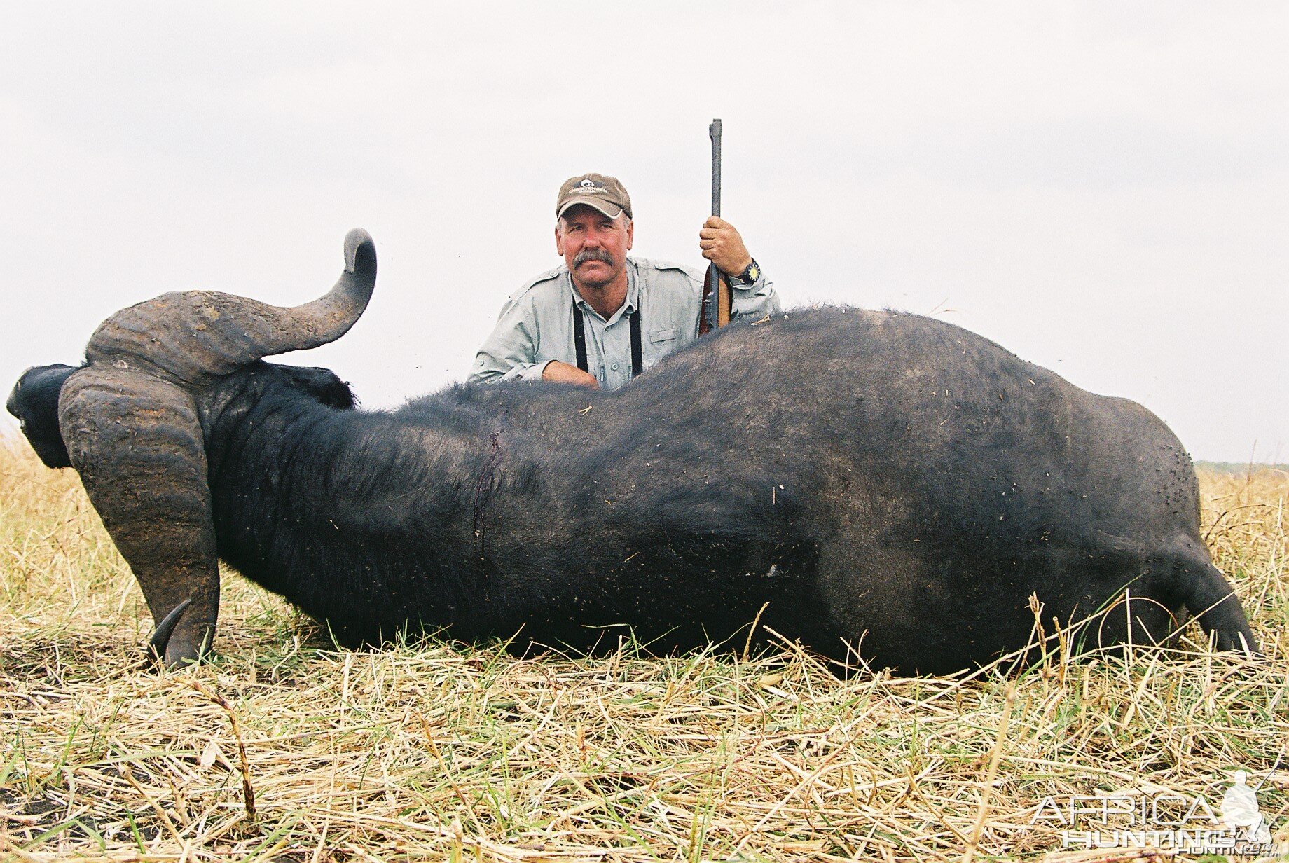 Hunting Buffalo with Wintershoek Johnny Vivier Safaris in SA