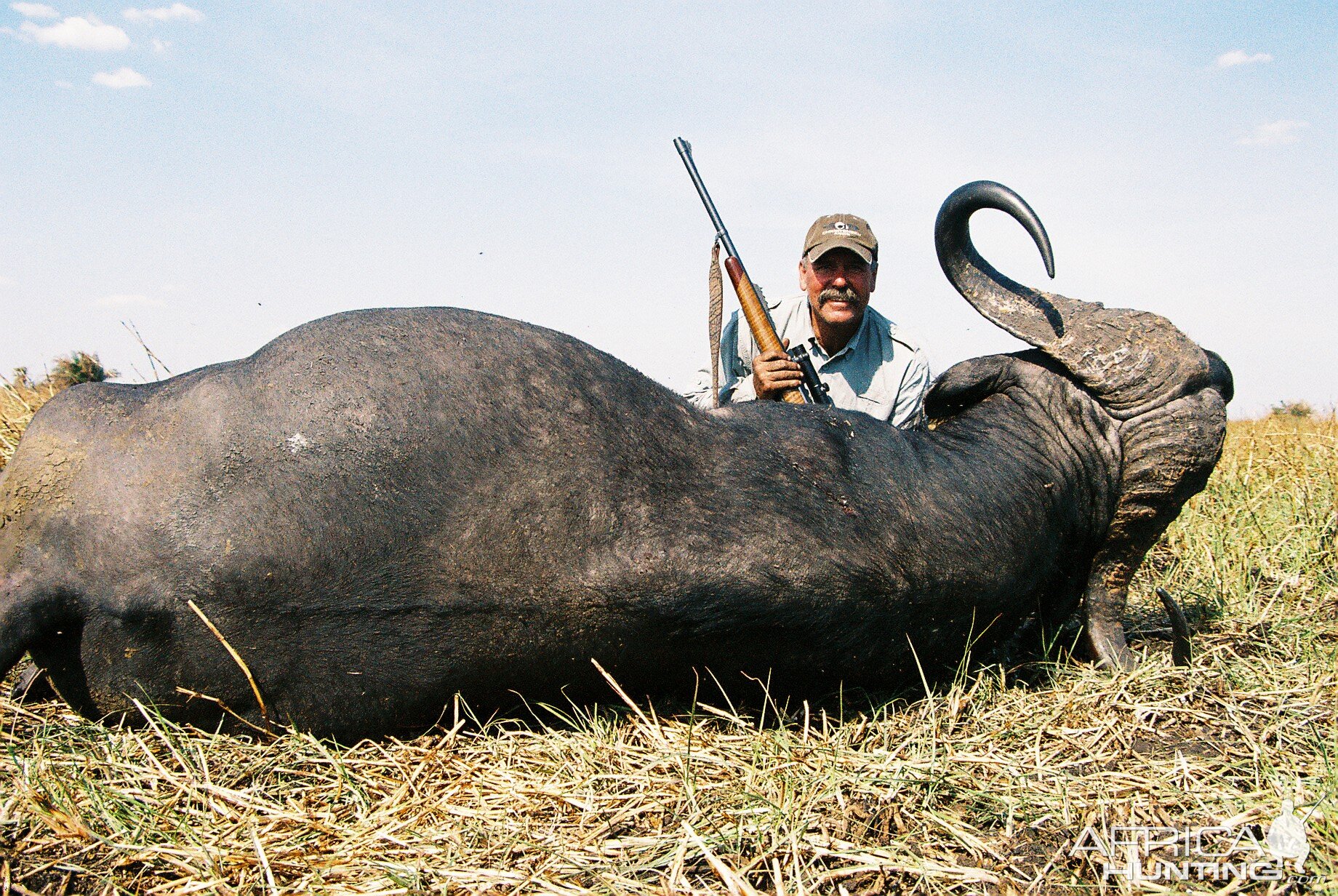 Hunting Buffalo with Wintershoek Johnny Vivier Safaris in SA