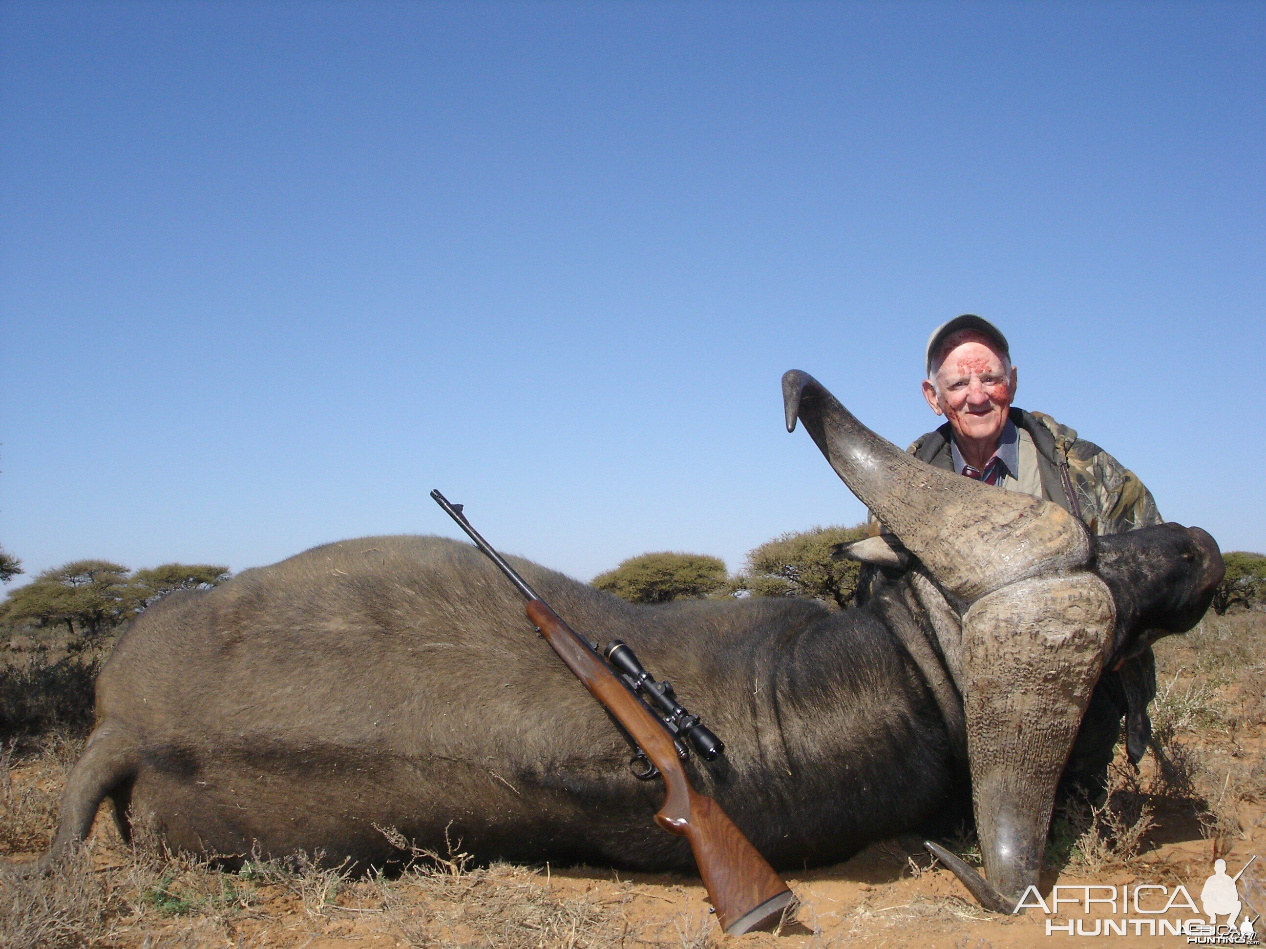 Hunting Buffalo with Wintershoek Johnny Vivier Safaris in SA