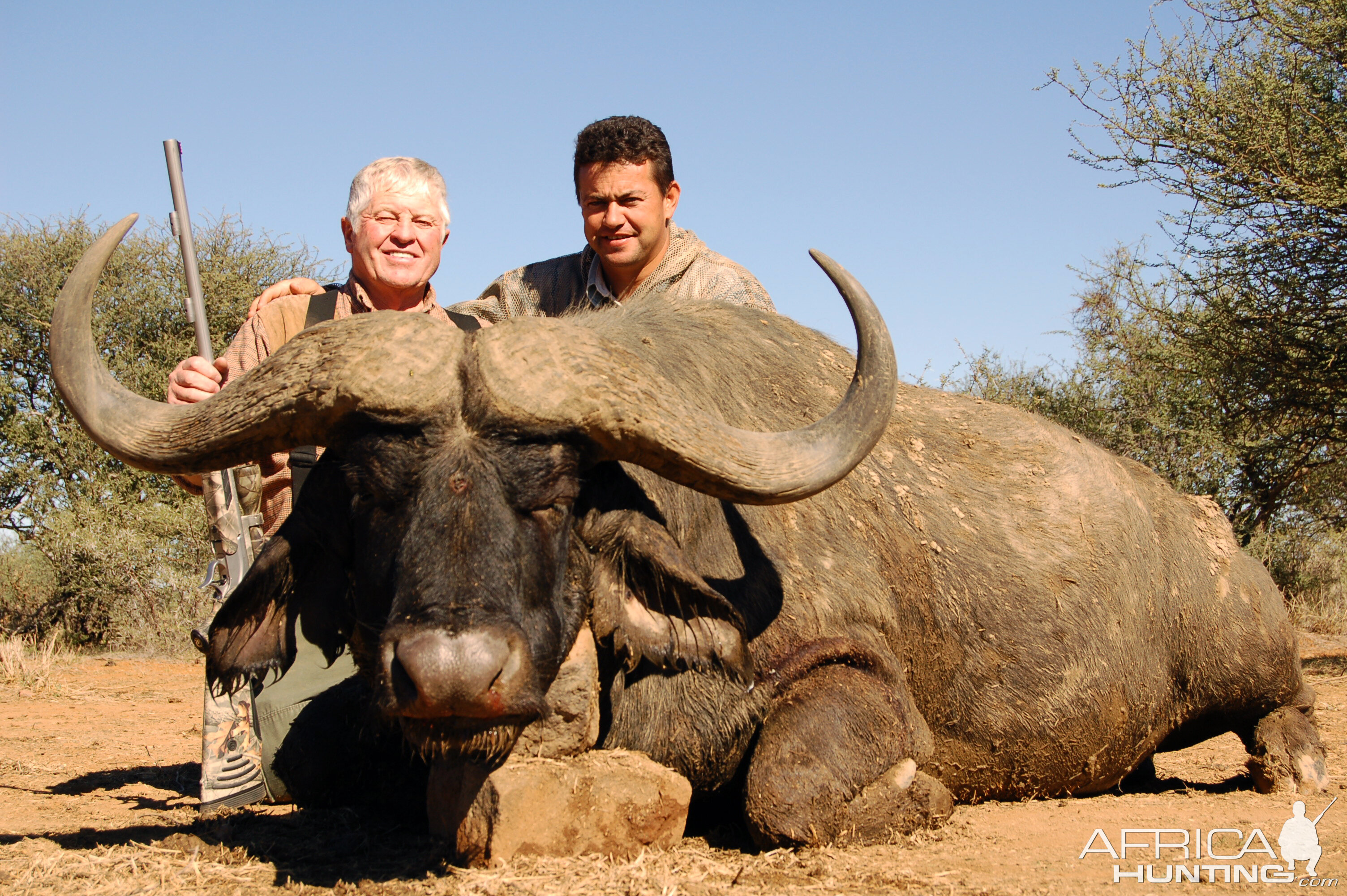 Hunting Buffalo with Wintershoek Johnny Vivier Safaris in SA