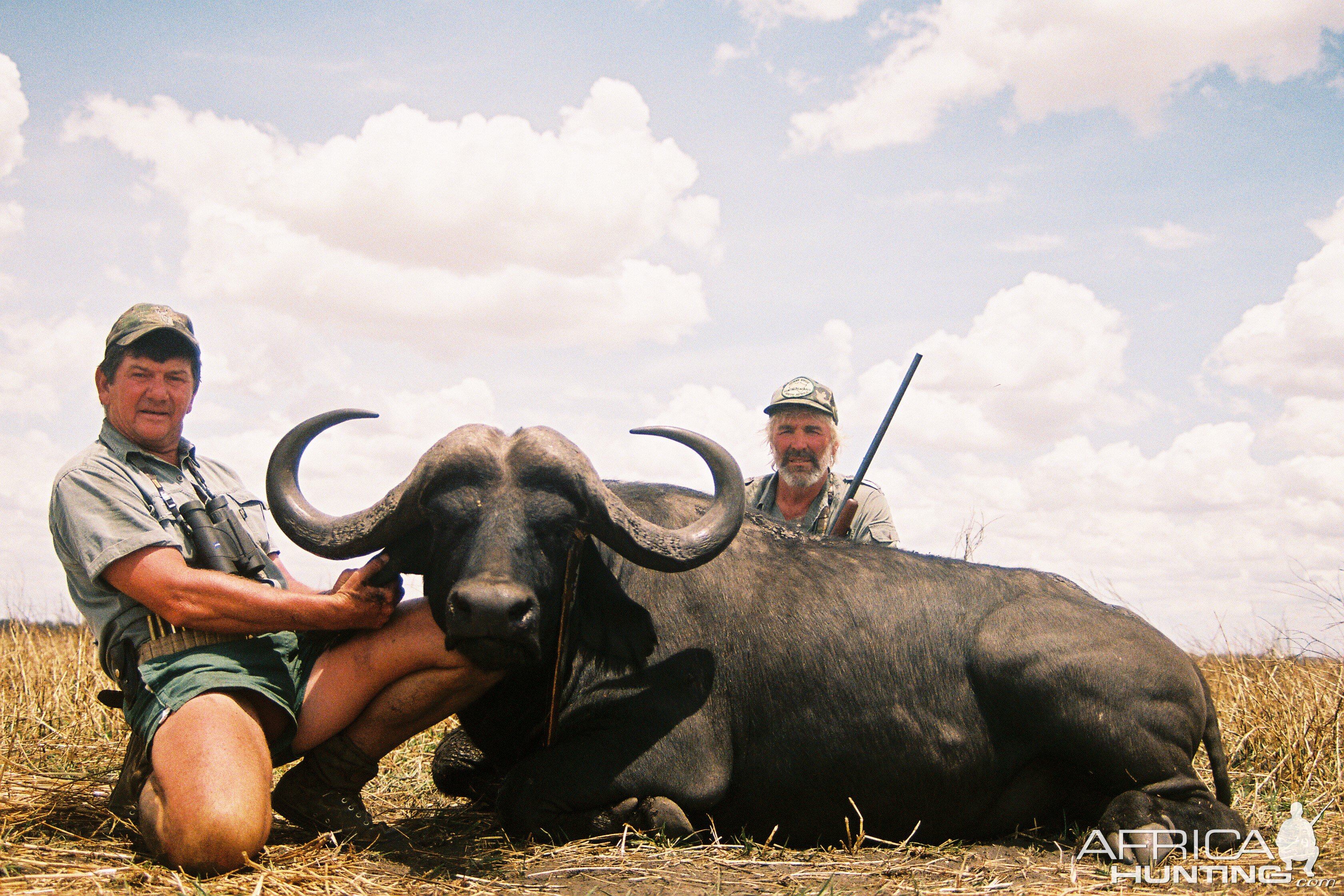 Hunting Buffalo with Wintershoek Johnny Vivier Safaris in SA