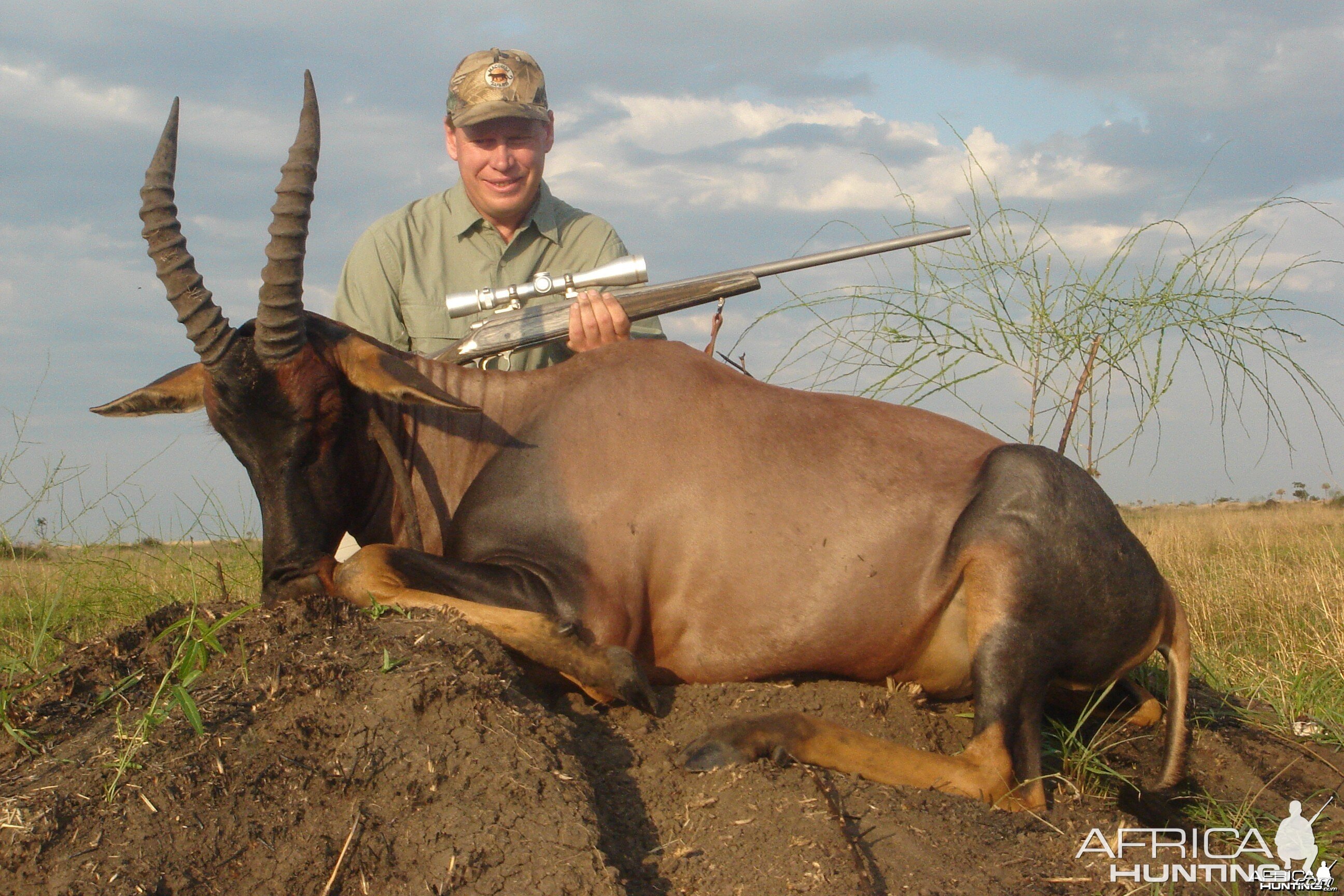 Hunting Topi with Wintershoek Johnny Vivier Safaris in SA